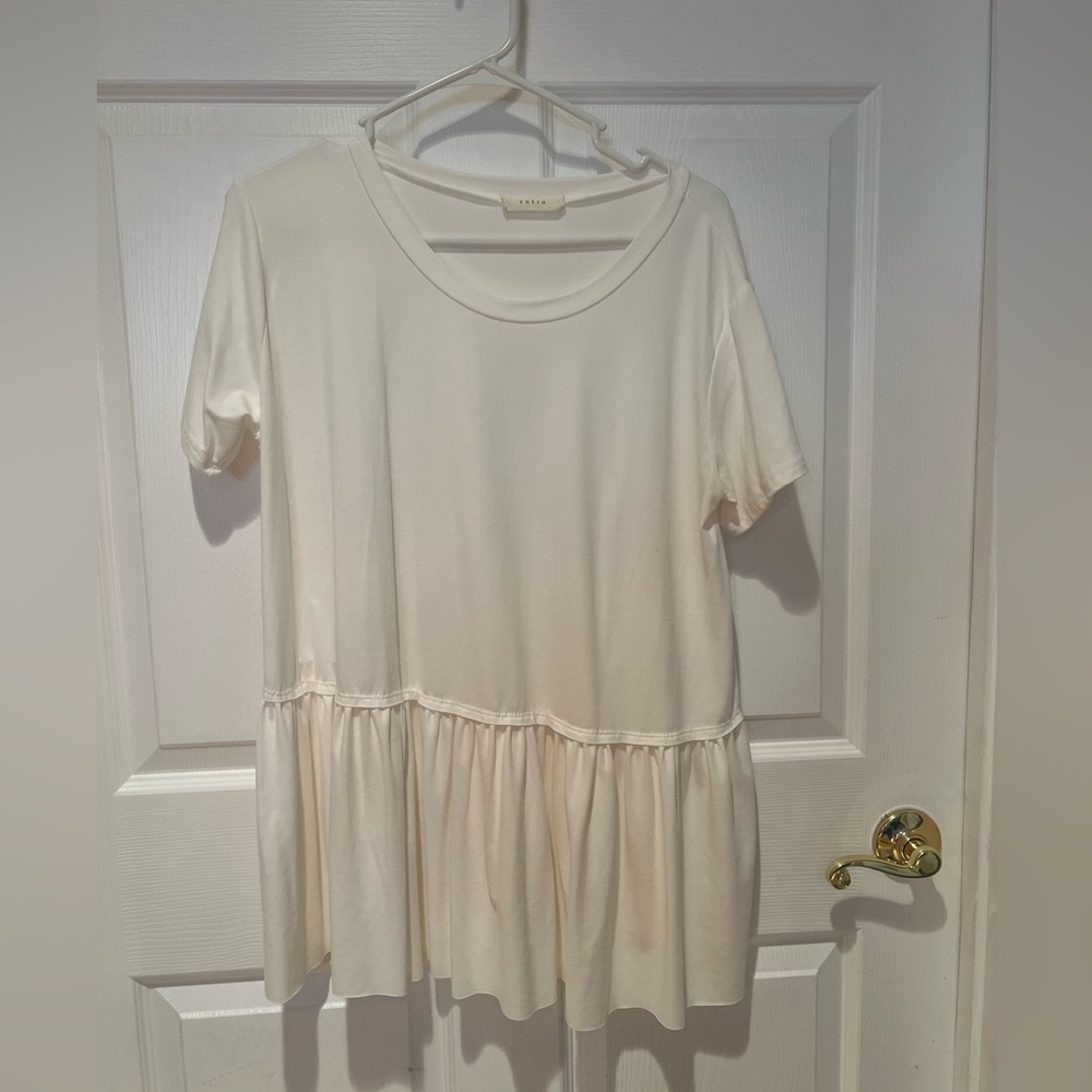 Entro ladies short sleeve blouse. White color. Size L
